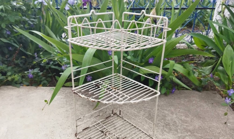 3 tier metal plant stand