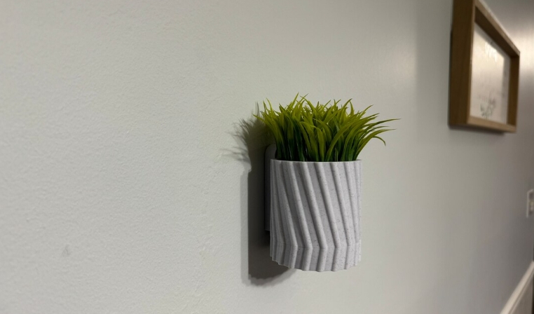 wall mounted plant pots