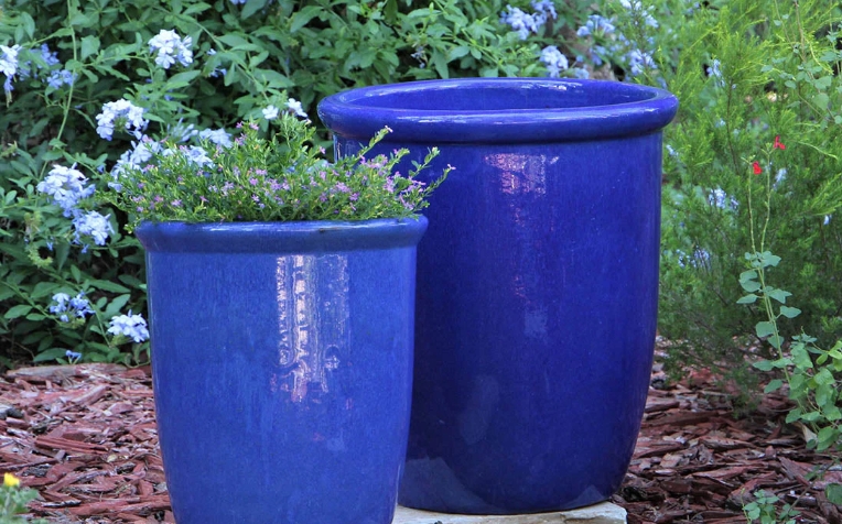 large ceramic plant pots outdoor