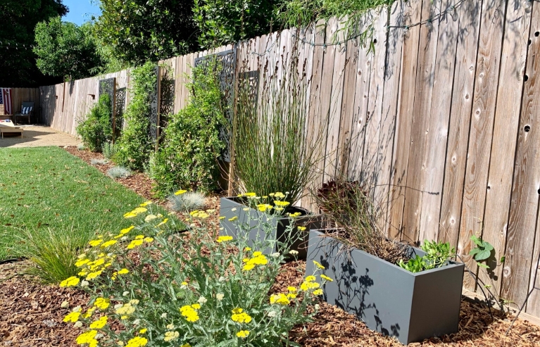 extra large square plastic planters for outside