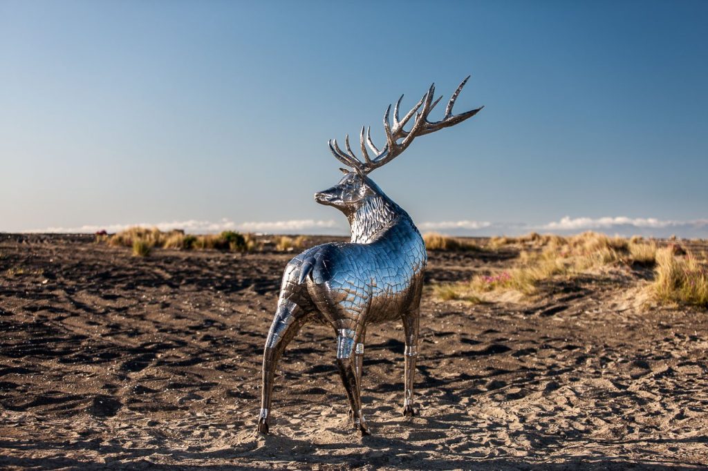 deer metal sculpture