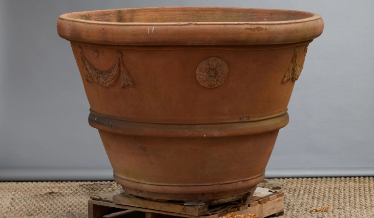 oversized terracotta pots