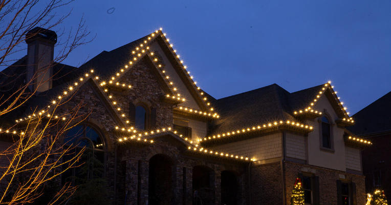 Creative Outdoor Christmas Decorations for Small Yards