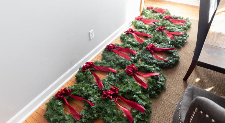 How to Hang Outdoor Christmas Wreaths