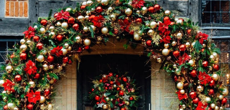 Outdoor Christmas Decorations That Last All Season