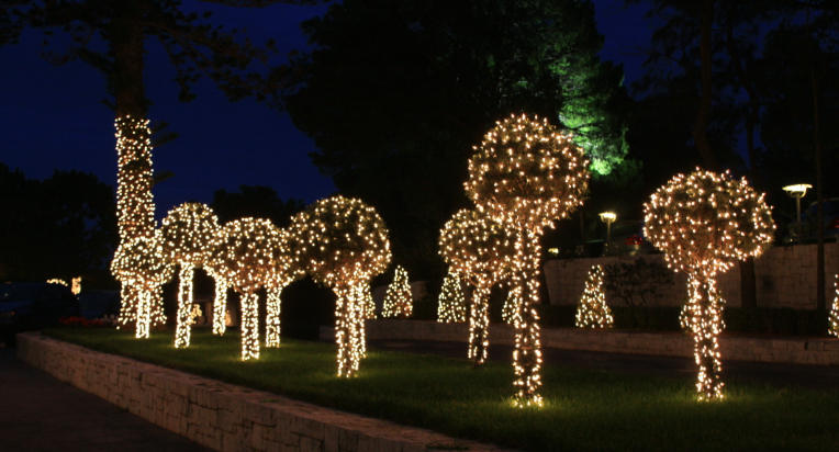 The History of Outdoor Christmas Decorations