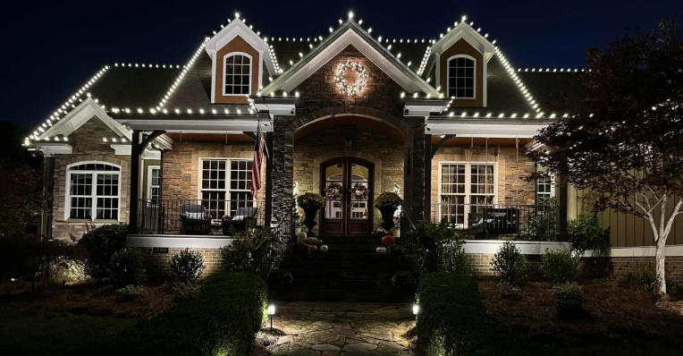 How to Light Up Your Driveway for Christmas