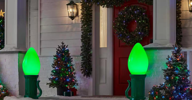 Top Trends in Outdoor Christmas Decor This Year