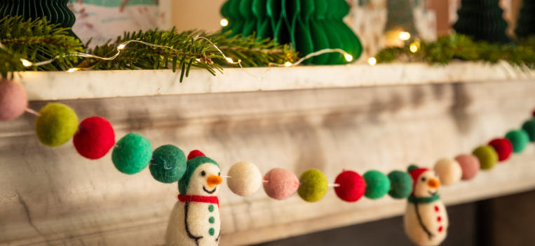 How to Make Your Outdoor Christmas Decorations Eco-Friendly