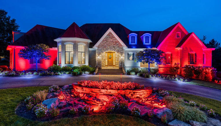Top 10 Outdoor Christmas Lighting Ideas