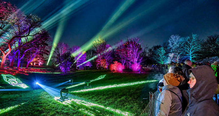 How to Plan an Outdoor Christmas Light Display