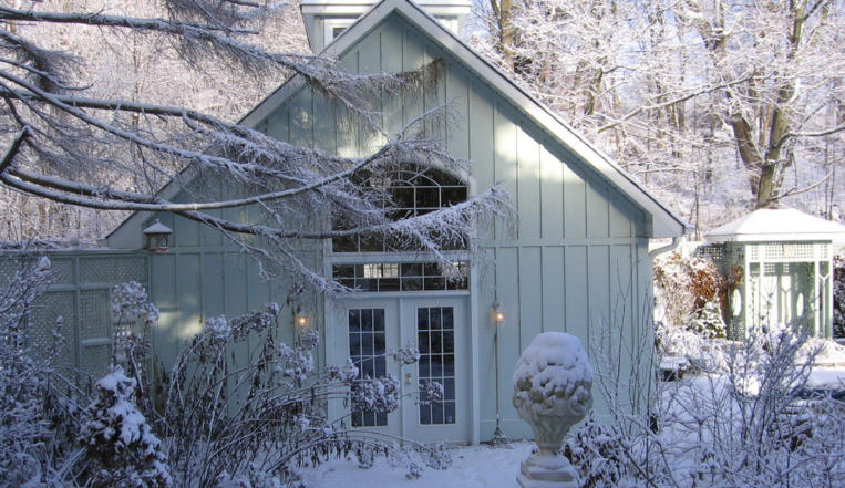How to Create a Winter Wonderland in Your Yard