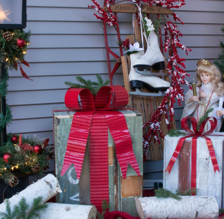 How to Make Outdoor Christmas Decorations That Last