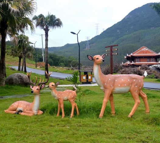 Life Size Outdoor Deer Statues2
