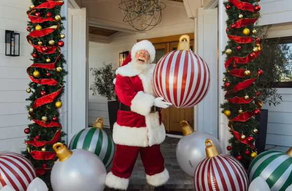 How to Use Outdoor Christmas Decorations to Celebrate the Holidays