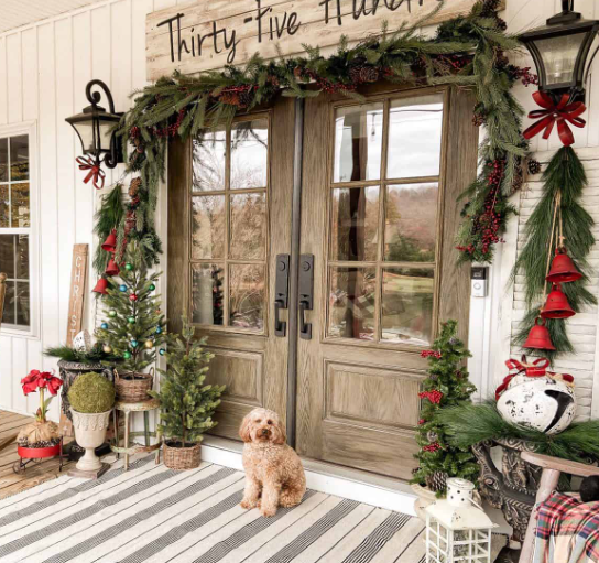 Creative Outdoor Christmas Decoration Ideas for Porches