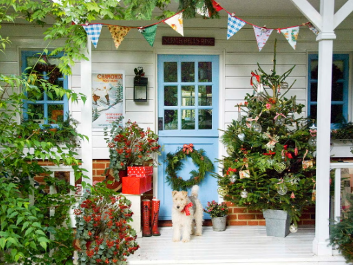 The Best Outdoor Christmas Decorations for Porches
