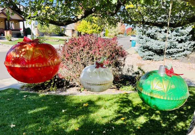 How to Make Outdoor Christmas Decorations with Lights
