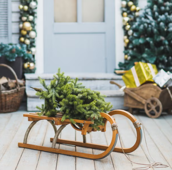How to Make Outdoor Christmas Decorations on a Budget