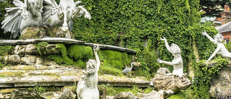 How to Add Texture Using Planters and Sculptures