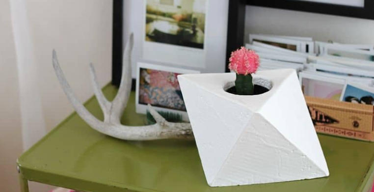 How to Use Geometric Planters for Modern Entryways