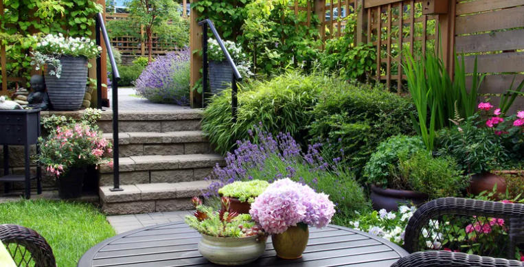 Choosing Weather-Resistant Planters for Outdoor Paths