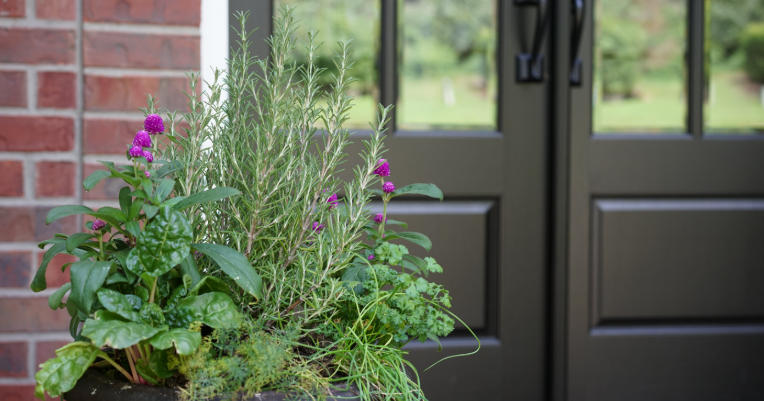 How to Arrange Two Planters Symmetrically by the Door