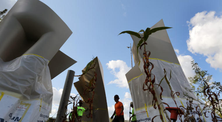 Creative Sculpture Ideas for Pathway Turning Points