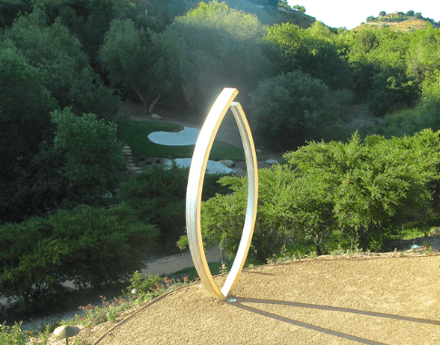 How to Place Sculptures Along a Curved Pathway