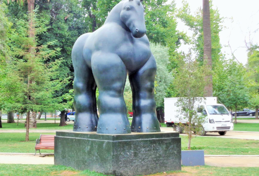 Fat Horse Statue5
