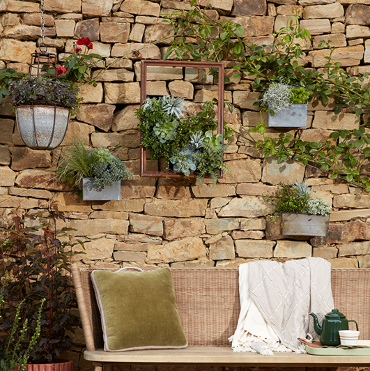 DIY outdoor wall decor projects for beginners