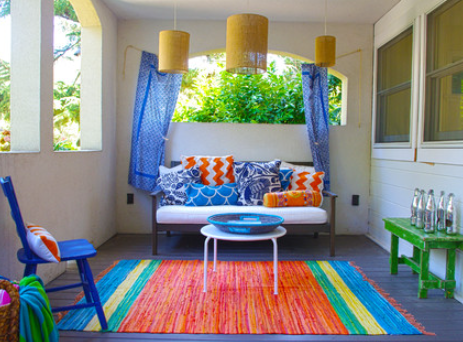 Outdoor wall decor with bold colors