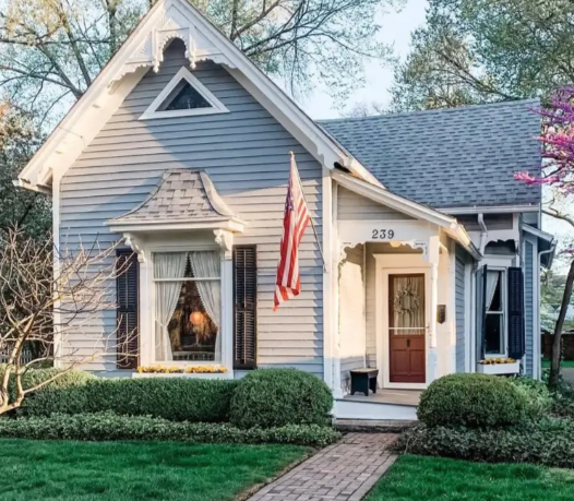 Outdoor wall decor for cottage style homes
