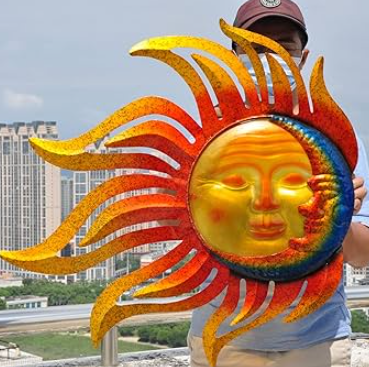 Outdoor wall decor for sunny climates