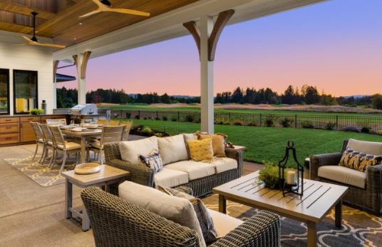 Outdoor wall decor for luxury patios