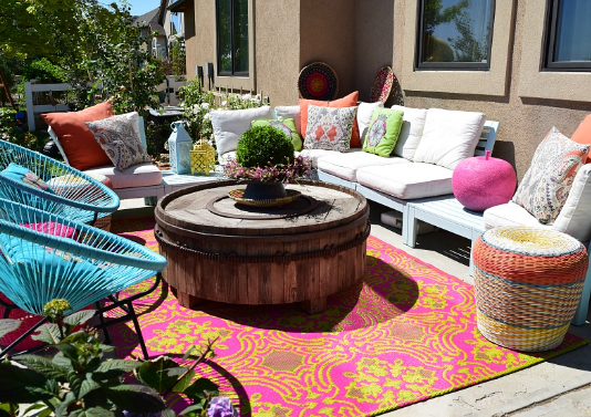 Outdoor wall decor for eclectic styles