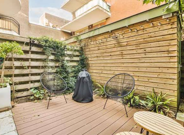 Outdoor wall decor for front yard appeal