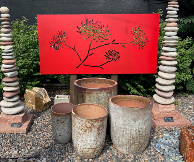 Outdoor wall decor using creative installations