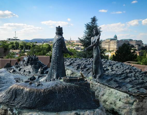 The famous statues in Budapest